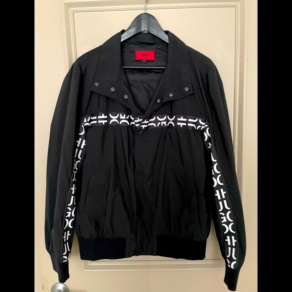 Hugo Boss mens windbreaker jacket small.